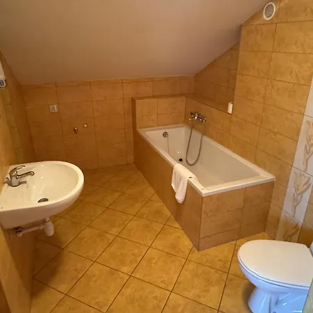公寓 Corner House *