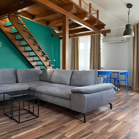 Corner House Apartment *