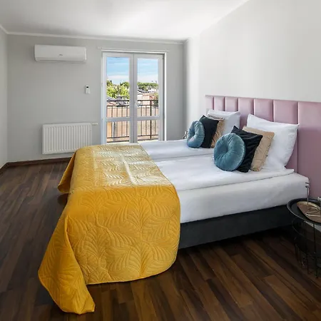 Corner House Apartman *