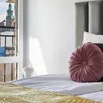 Corner House